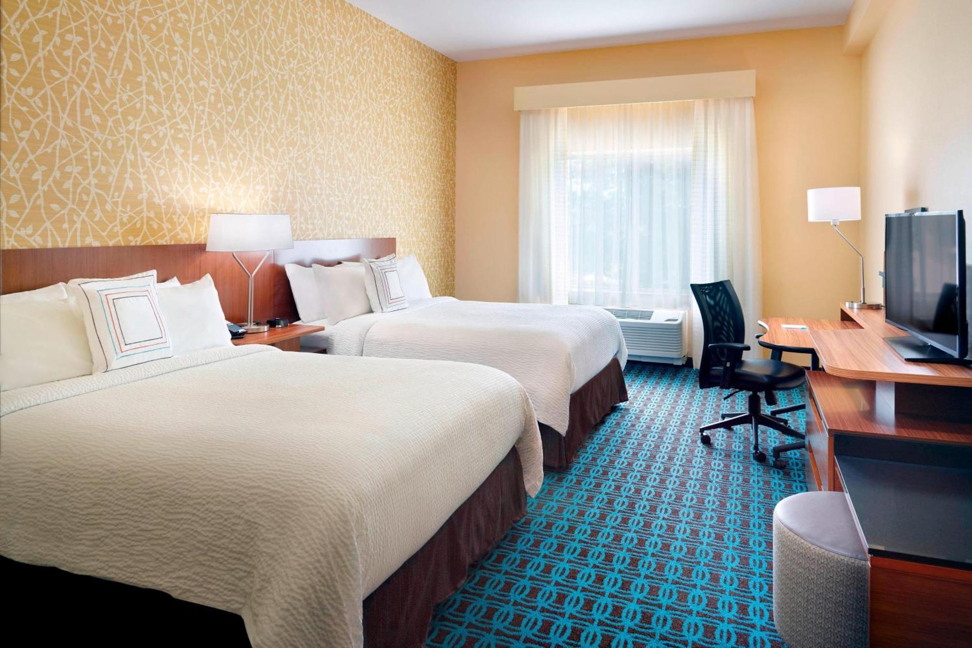Fairfield & By Marriott Hendersonville 3*