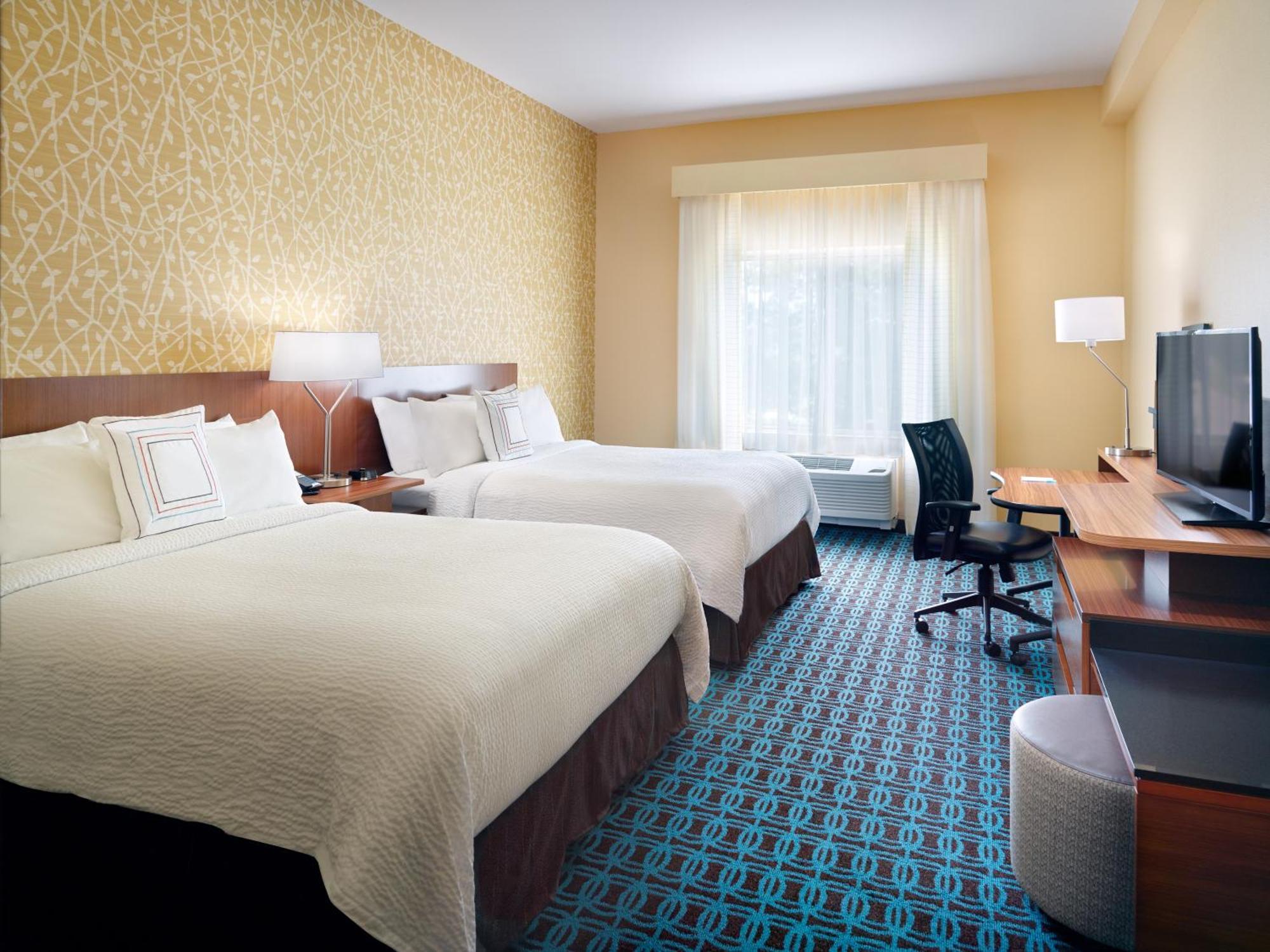 Fairfield & By Marriott Hendersonville 3*