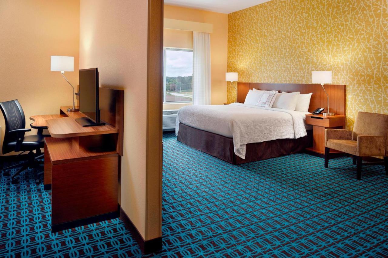 Fairfield & By Marriott Hendersonville Hotel Flat Rock