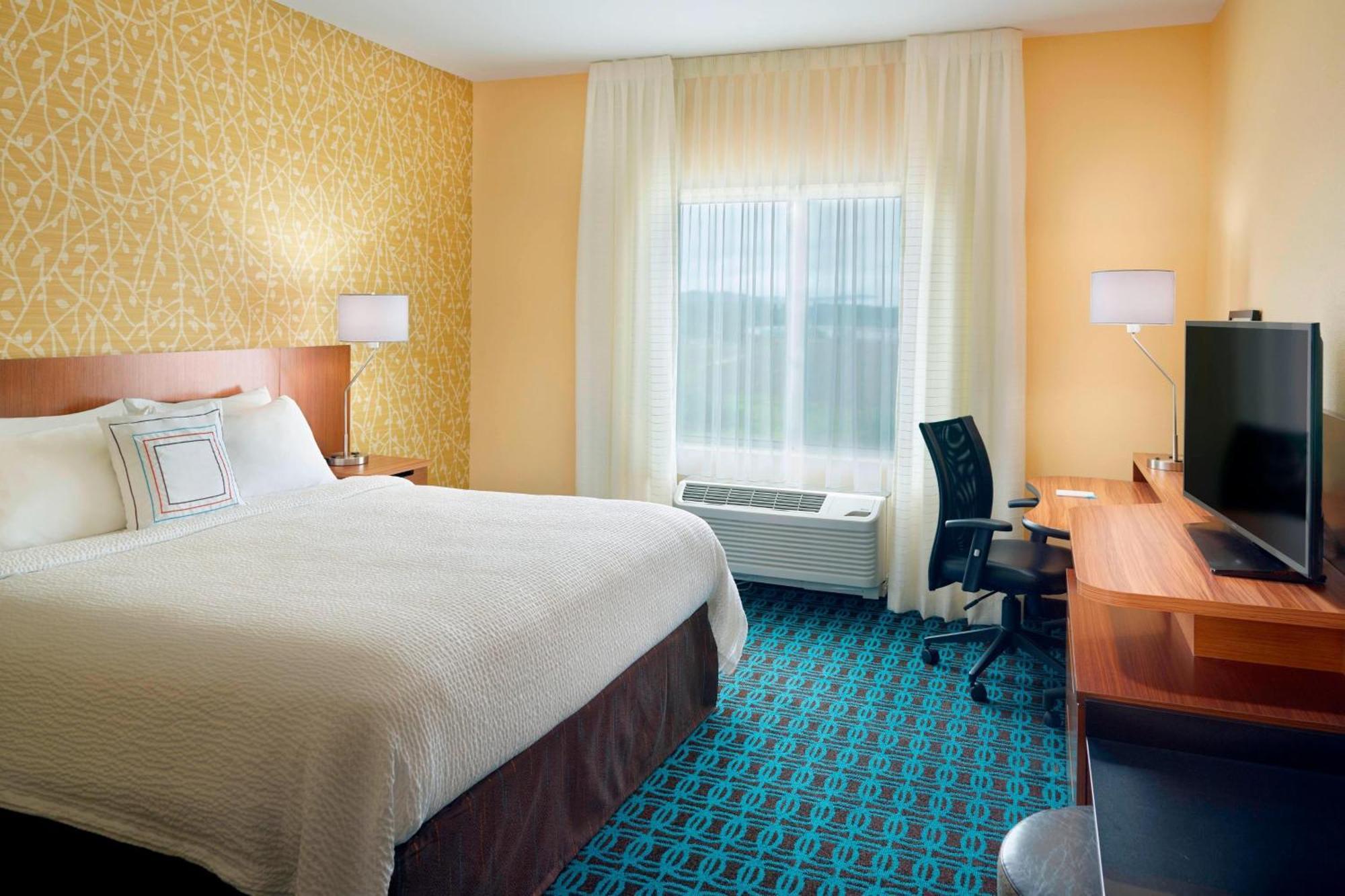Hotel Fairfield & By Marriott Hendersonville